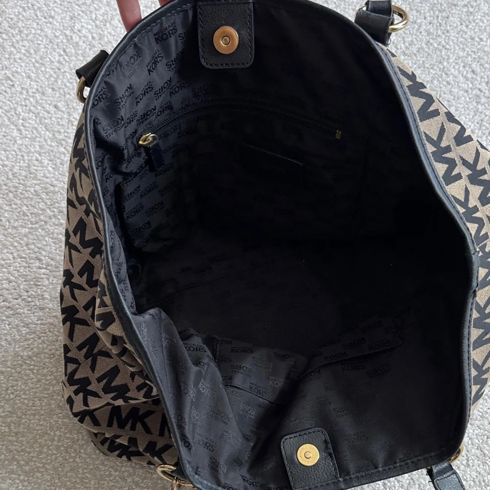 Michael Kors Signature Large Black and Brown Tote Shoulder Bag